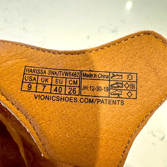 Vionic Harissa snakeskin gladiator sandals, size 9 - Picture 4 of 4